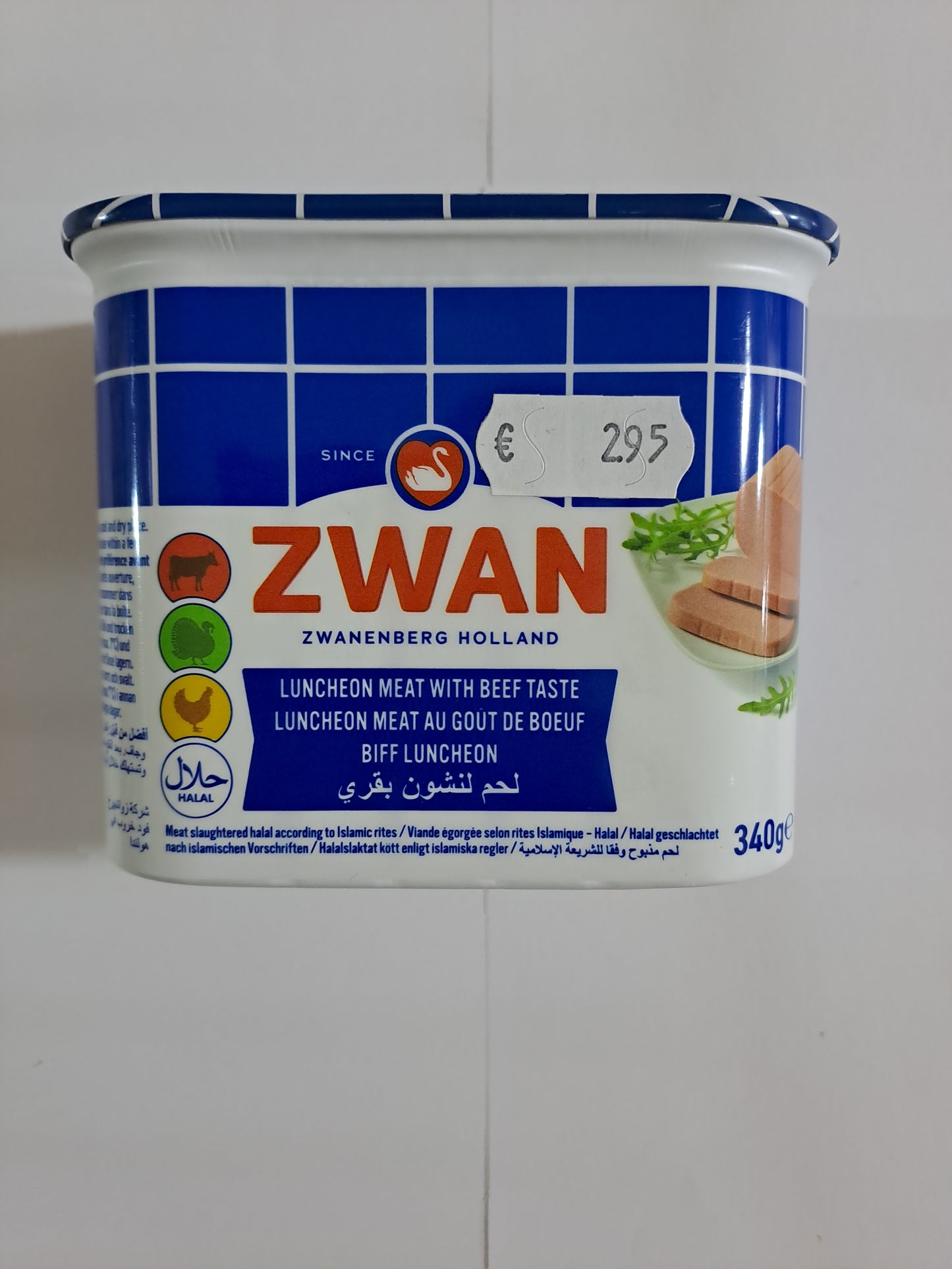 Zwan Luncheon Meat With Beef Taste